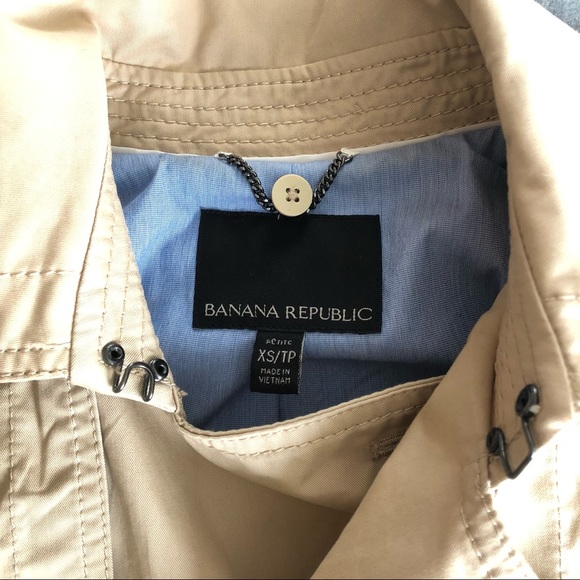 *SOLD* BANANA REPUBLIC Water-Resistant Short Trench Coat - Picture 5 of 11
